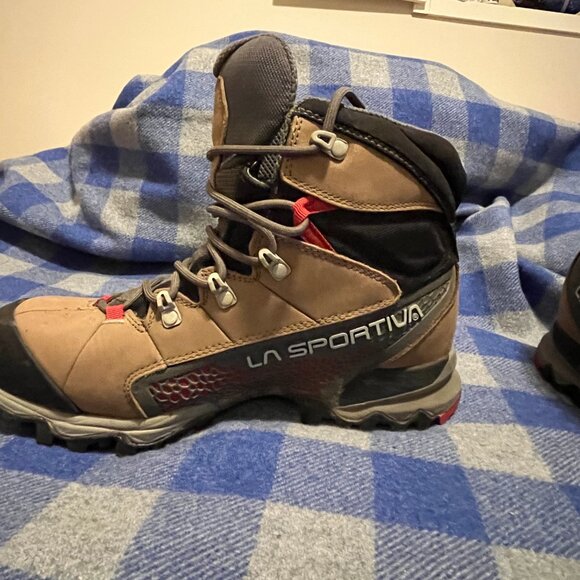 Hiking boots, Women's, La Sportiva, Nucleo High II GTX - Picture 4 of 16